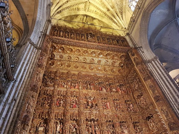 Alcazar and Cathedral of Seville Tour With Skip the Line Tickets - Exploring the Reales Alcazares Gardens