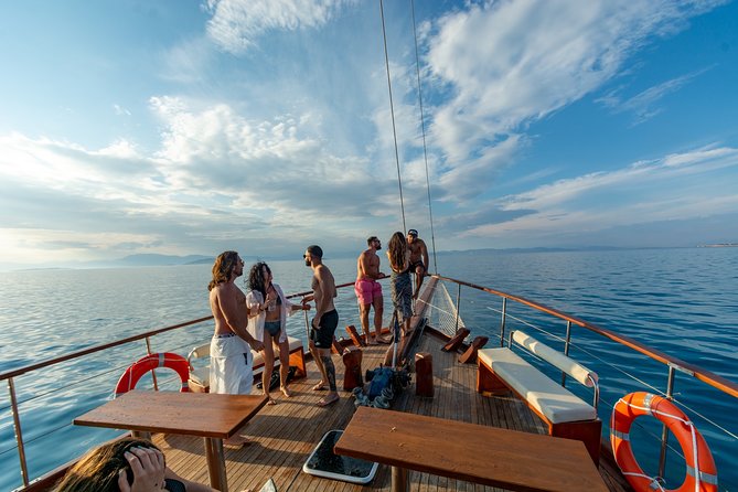 Athens Day Cruise: 3 Islands Tour in the Saronic Gulf With Lunch - Onboard Amenities and Activities