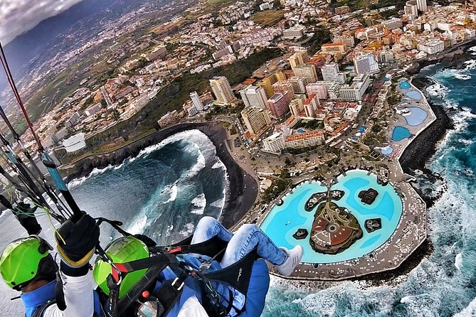 BRONZE Tandem Paragliding Flight in South Tenerife, Free Pick up - Preparing for the Flight