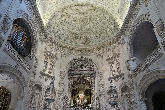 Cathedral, Alcazar and Giralda Guided Tour With Priority Tickets - Exploring Seville Cathedral