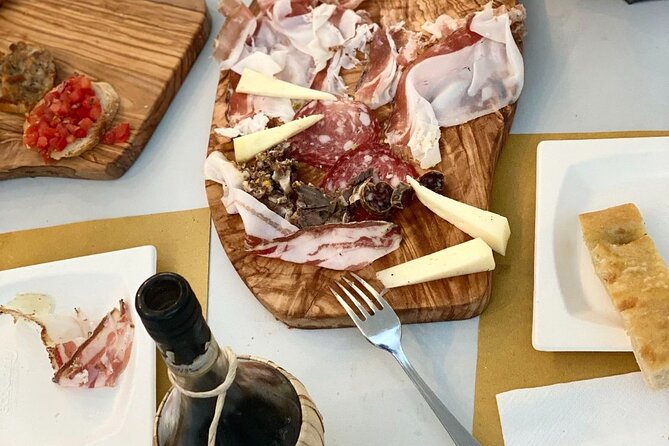 Florence Foodies Experience: Tuscan Food and Wine Walking Tour - Group Size and Booking
