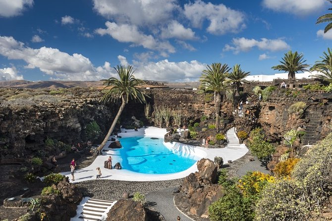 Grand Tour Lanzarote Experience: the Footprint of the Landscape - Guided Tour by Local Experts