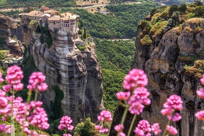 Meteora Full Day Private Trip From Athens - Exploring Meteora Monasteries