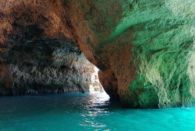 Portimão to Benagil: Adrenaline Wave 90 Minutes Cave Tour - Highlights of the Benagil Caves