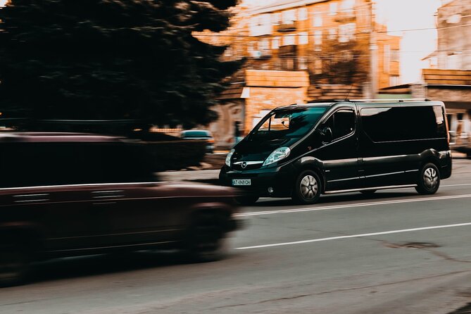 Rome Fiumicino Airport Transfer in Luxury Private Transportation - Key Points