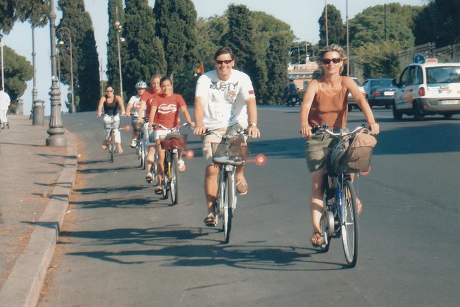 Rome Highlights by E-Bicycle - Guide and Experience