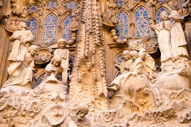 Sagrada Familia Guided Tour With Skip the Line Ticket - Highlights of the Tour