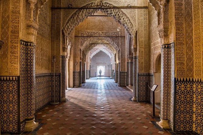 Alhambra: Small Group Tour With Local Guide & Admission - Booking and Policies