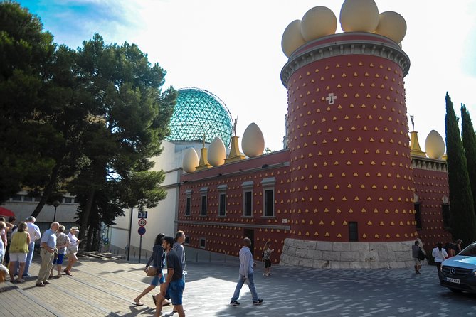 Dali Museum, House & Cadaques Small Group Tour From Barcelona - Visiting Dalis House-Portlligat