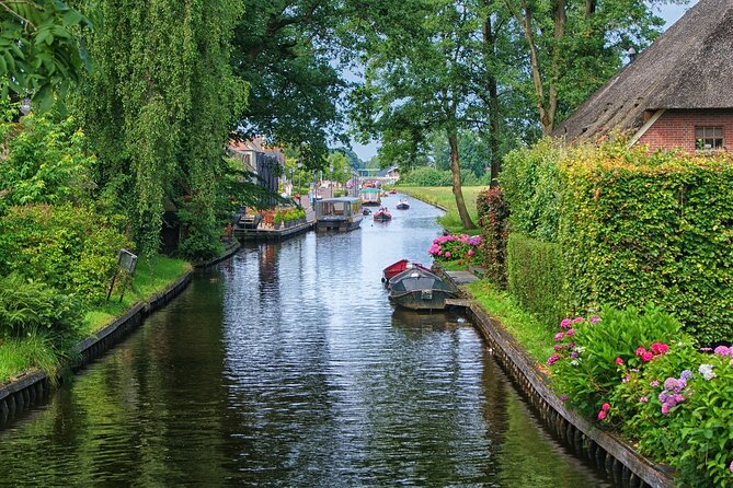 Giethoorn Small-Group Tour From Amsterdam (Max. 8 People) - Key Points