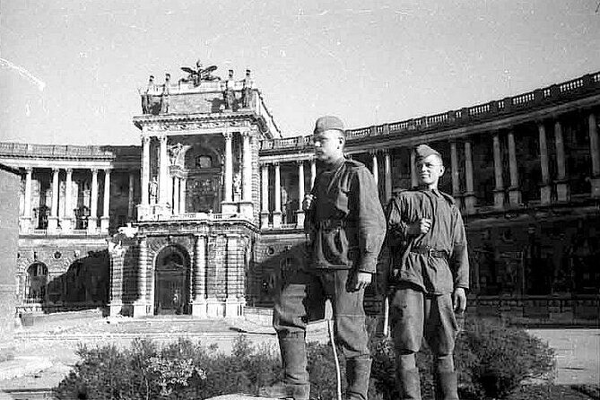 Historical Hitler Walking Tour of Vienna - Devastated Sites