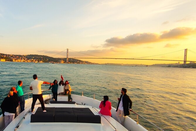 Istanbul Sunset Yacht Cruise on the Bosphorus - Minimum Traveler Requirements