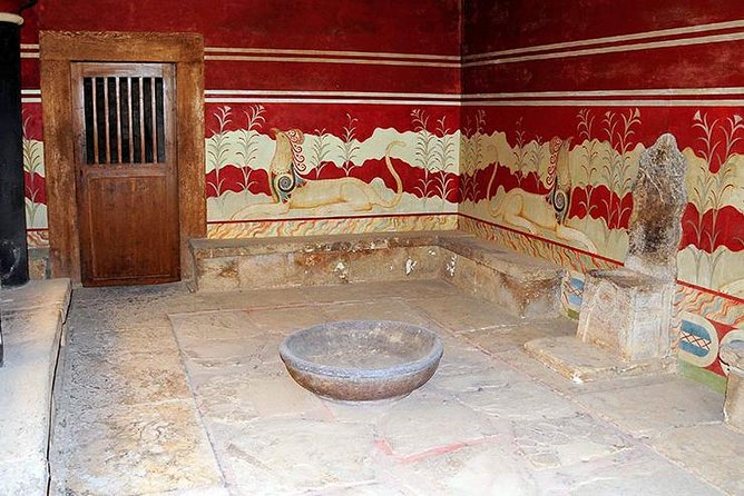 Knossos Palace Skip-The-Line Ticket (Shared Tour - Small Group) - Tour Accessibility and Restrictions