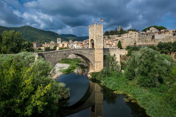 Medieval Three Villages Small Group Day Trip From Barcelona - Cancellation and Refund Policy