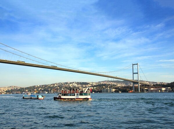 Bosphorus Cruise Boat Tour in Istanbul 3 Hours And Golden Horn - Key Points