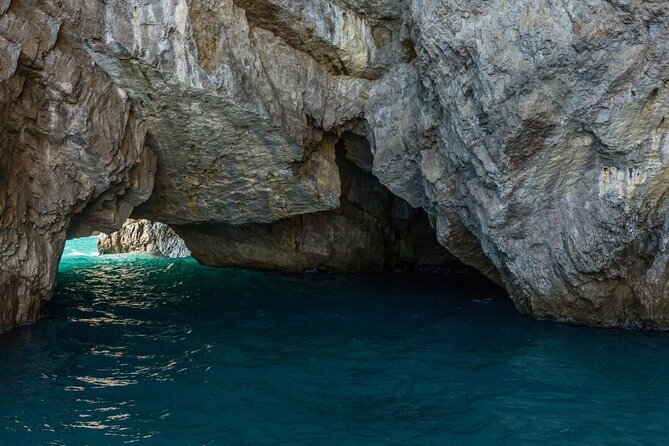 Capri Island Small Group Boat Tour From Naples - Key Points