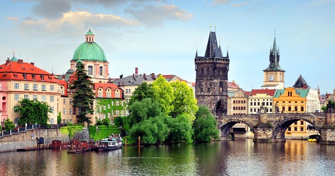 Charles Bridge: River Boat Cruise & Guided Tour ️with PragueWay - Key Points