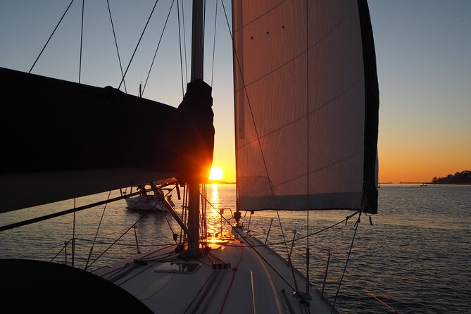 Douro Sunset Sailboat Experience in Porto - Landmarks and Commentary