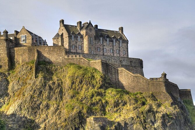 Edinburgh Castle: Guided Walking Tour With Entry Ticket - Just The Basics