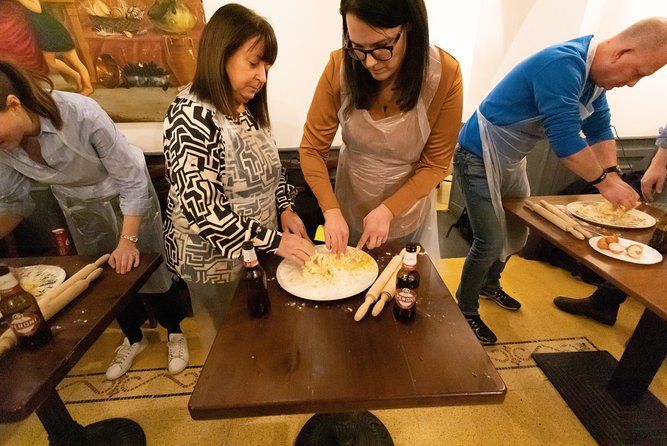 Fresh Egg Pasta and Ravioli Lesson in a Historic Restaurant - Key Points