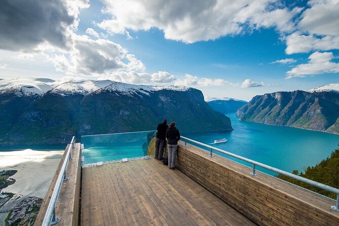 Guided Tour To Nærøyfjorden, Flåm And Stegastein - Viewpoint Cruise - Just The Basics