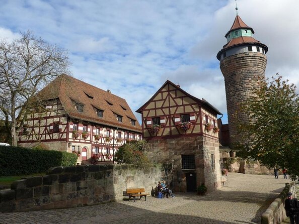 Medieval Tour in Nuremberg in English - Just The Basics