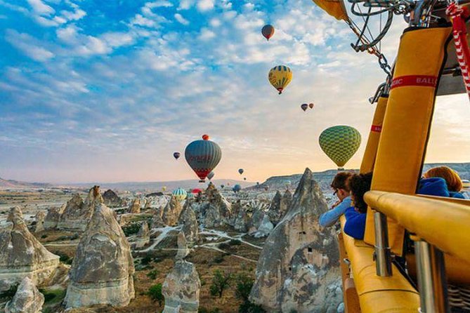 One Hour Deluxe Hot Air Balloon Tour(Goreme Valley)