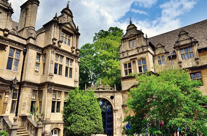 Oxford University Walking Tour With University Alumni Guide - Just The Basics
