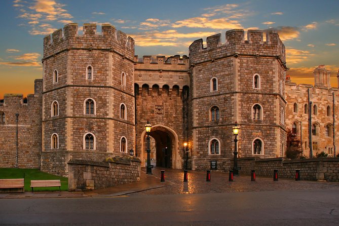 Windsor Castle, Stonehenge and Bath Tour From London & Admissions - Just The Basics