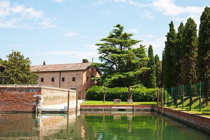 4 Hours Private Boat Tour to Murano, Burano With Local Real Guide - Tour Details