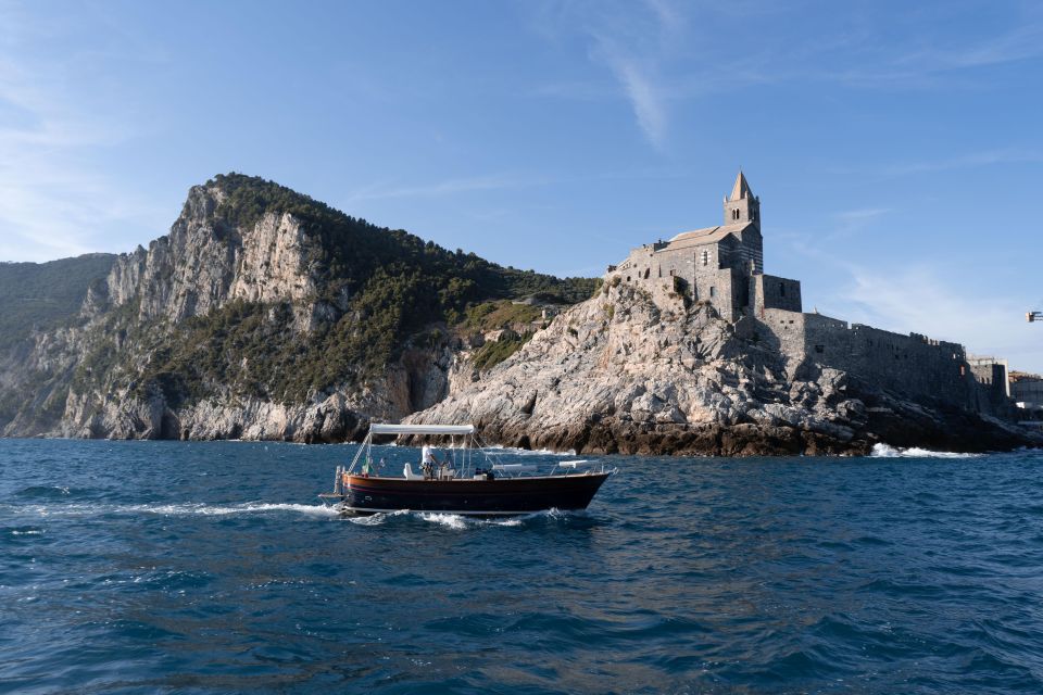 5 Lands: Cruising Along the Coast During the Day - Lunch Ashore - Departure From Porto Mirabello