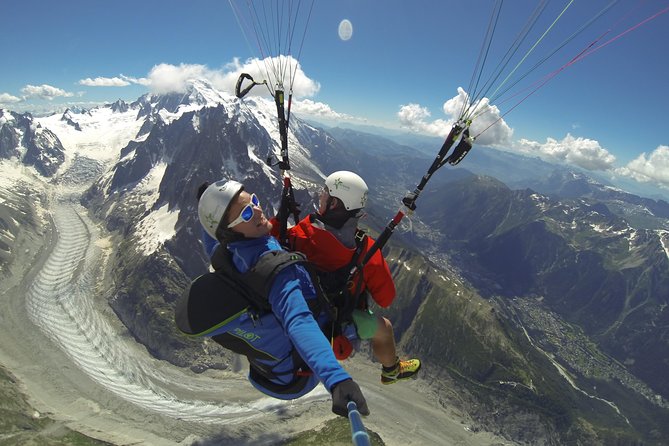 Acrobatic Paragliding Tandem Flight Over Chamonix Overview Of The Experience