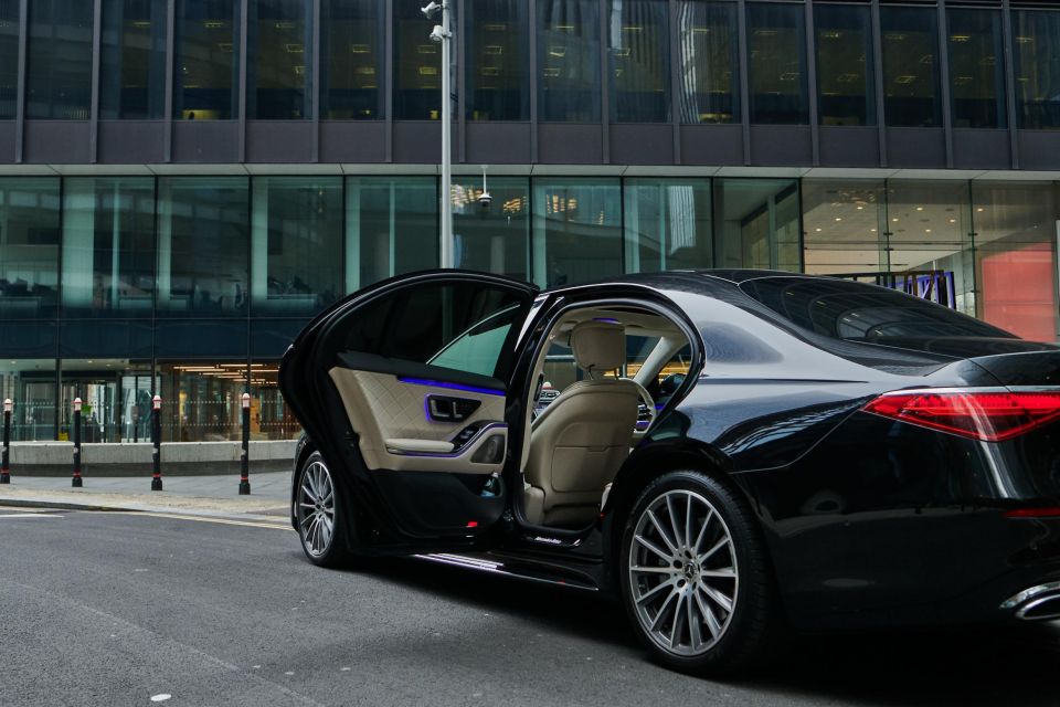 Airport Transfer Heathrow Airport - London / Mercedes S 223 - About the Airport Transfer