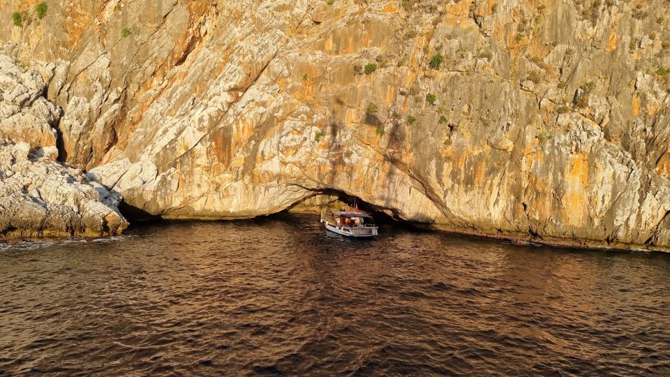 Alanya Relax Coastal Boat Trip With Lunch & Swimming - Exploring Alanyas Captivating Coastline