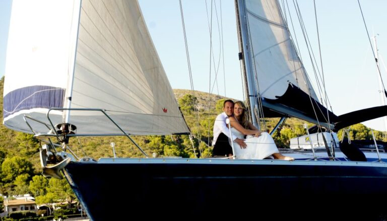 Alcudia: Romantic Sailing Trip With Diner For 2 Sailing Through Alcudia Bay