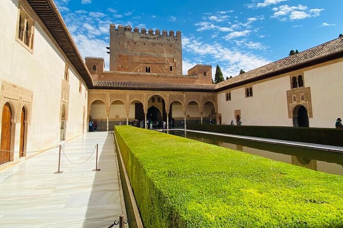 Alhambra Day Trip With Optional Nazaries Palaces From Malaga Architectural Highlights