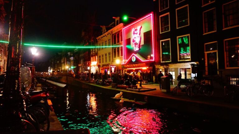 Amsterdam: Red Light District Exclusive Night Tour Tour Overview