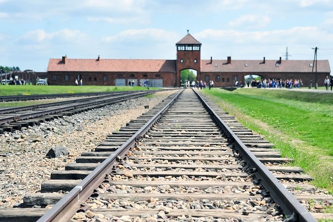 Auschwitz-Birkenau Tour Guide Including Lunch