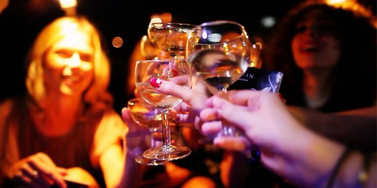 Barcelona: Limousine Ride With Drinks & Entry To Nightclub Treat Yourself To A Limousine Ride