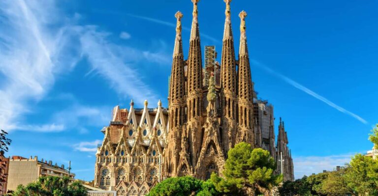 Barcelona: Sagrada Familia And Park Güell With Hotel Pickup Comprehensive Barcelona Tour Overview