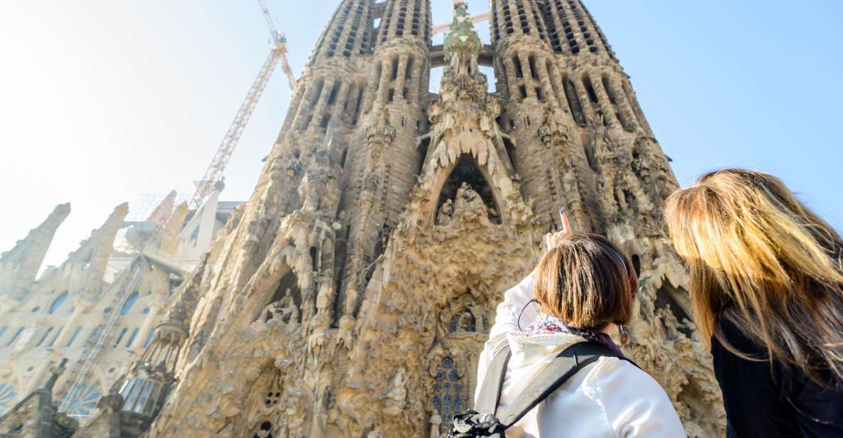 Barcelona: Sagrada Familia Fast-Track Guided Tour - Overview of the Tour