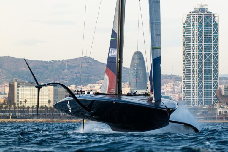 Barcelona: Watch The America's Cup On A Sailing Yacht Excitement Of The Americas Cup