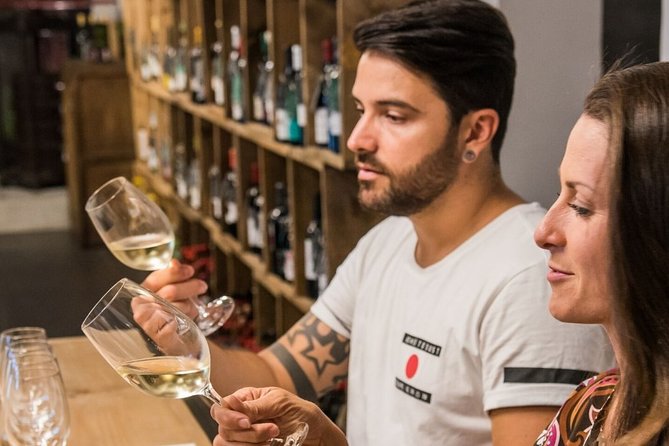 Barcelona: Wine Tasting & 5 Course Tapas Pairing Dinner