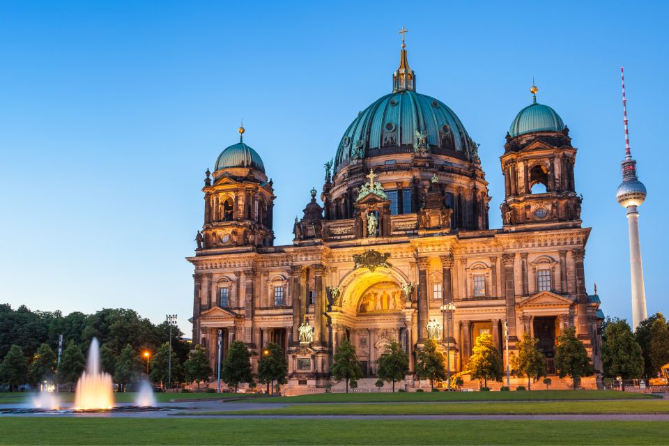 Berlin Highlights Self-Guided Scavenger Hunt and Tour - Overview