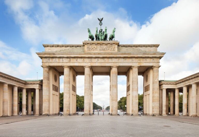 Berlin: Private 2 Hour Sightseeing Tour In Classic Gdr Van Tour Highlights