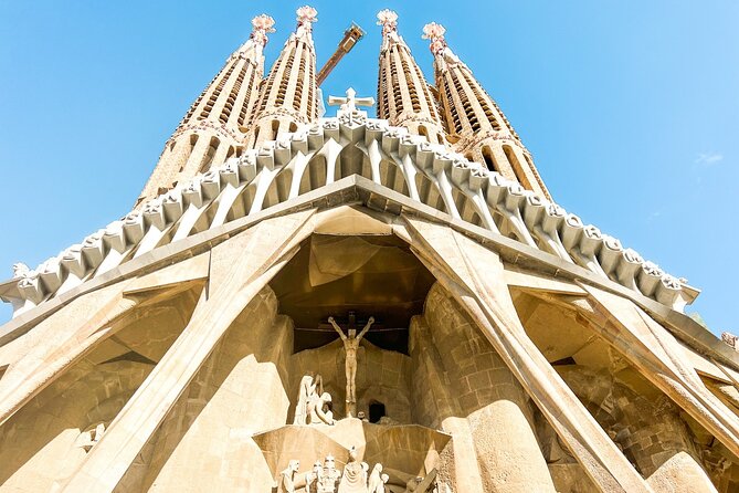 Best Of Barcelona: Sagrada Familia, Park Guell, Montjuic & Gothic Inclusions