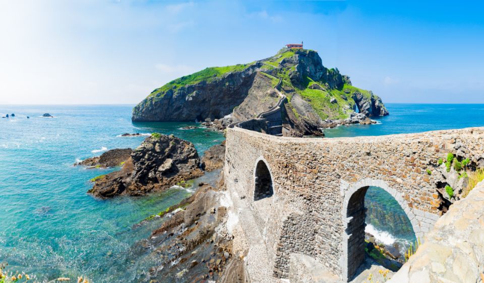 Bizkaia Bridge & Gernika/Bermeo & Gaztelugatxe Private Tour - Exploring the Bizkaia Bridge