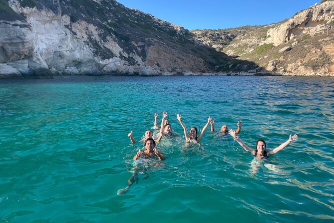 Boat Tour At Devils Saddle: 4 Swim Stops, Snorkeling & Prosecco Tour Details