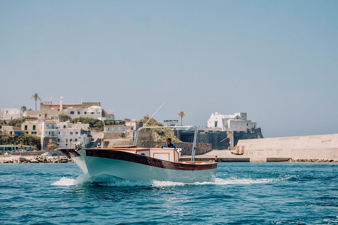 Boat Tour Of The Island Of Ischia With A Typical Ischia 10 Metre Launch Full Day Key Features Of The Boat