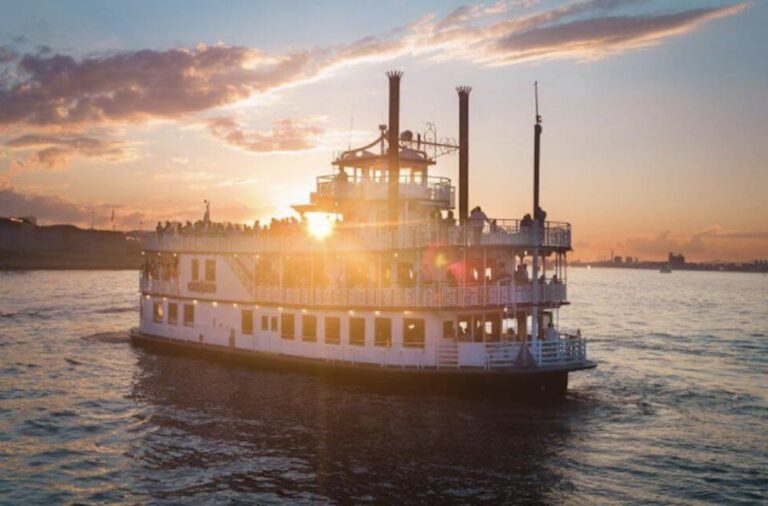 Boston Harbor: Full Moon Cruise With Champagne Option Cruise Overview